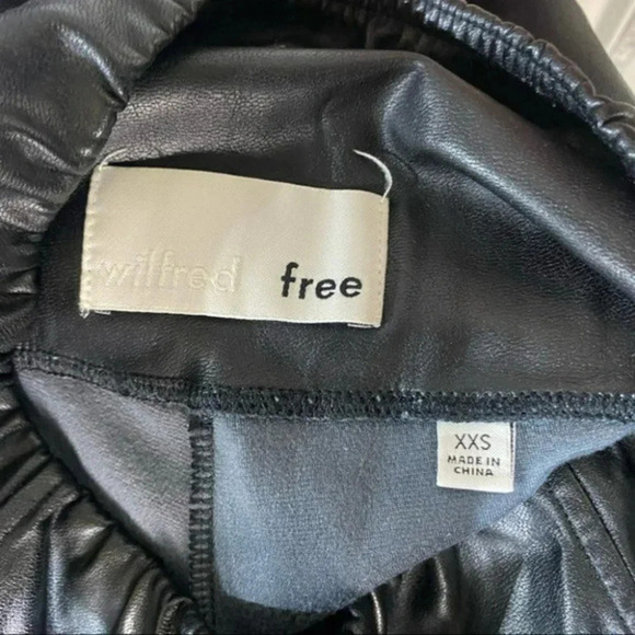 ARITZIA Wilfred Free XXS faux vegan leather pull up high rise leggings - Picture 6 of 8